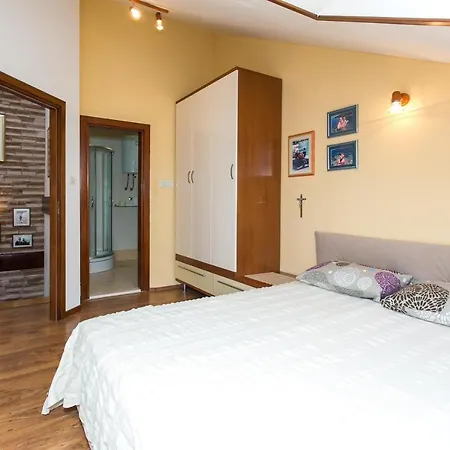Matej - Two Bedroom With Balcony * Дубровник