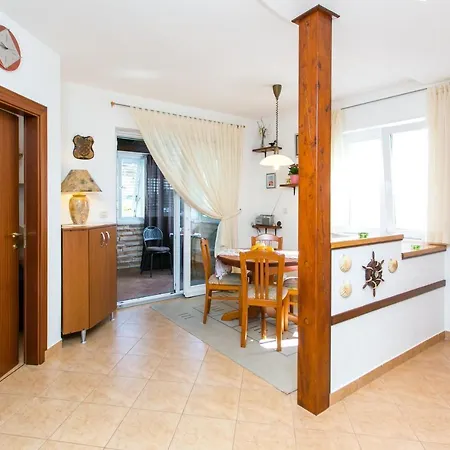 Matej - Two Bedroom With Balcony Apartmán *